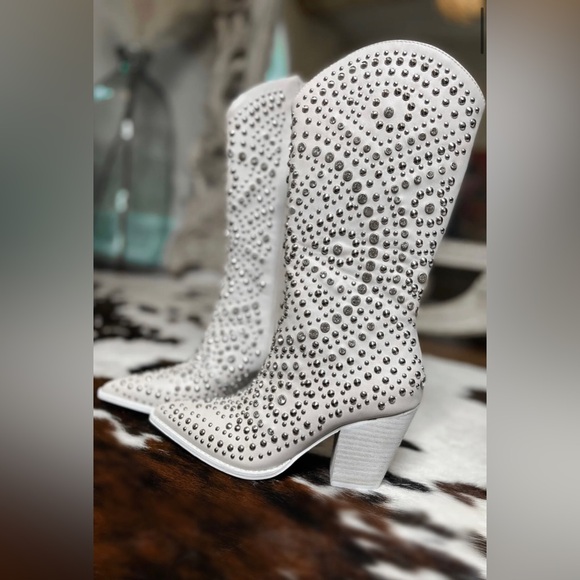 Corkys White and Silver Heeled Cowboy Boots with Intricate Design - Picture 8 of 16